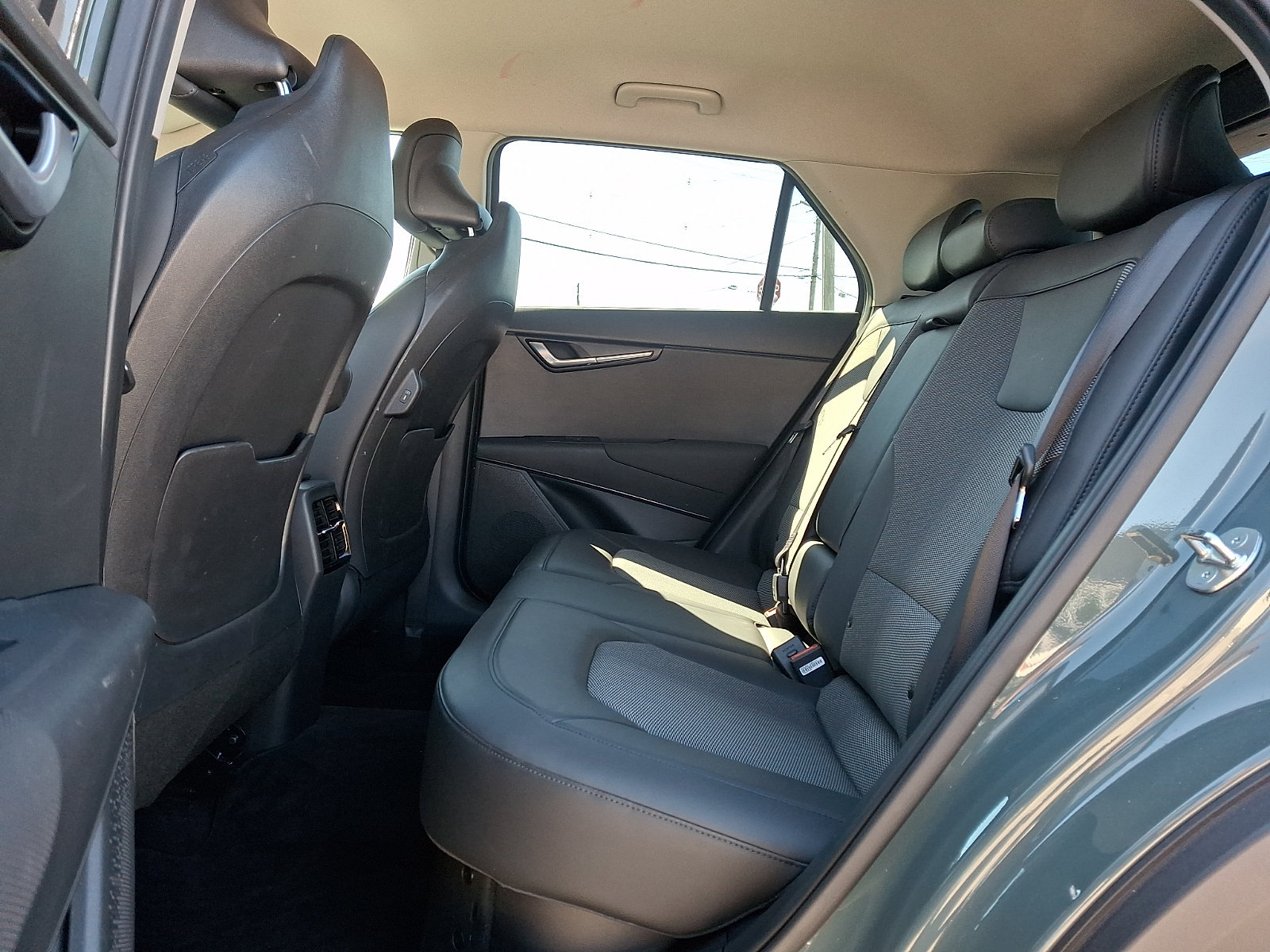 Certified 2023 Kia Niro EX FWD image 10