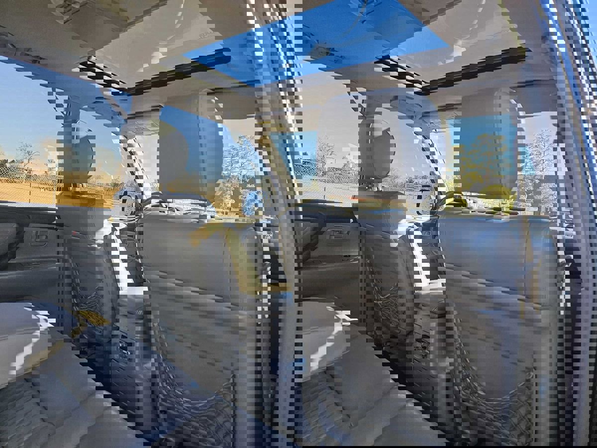 Used 2003 Toyota Land Cruiser image 37