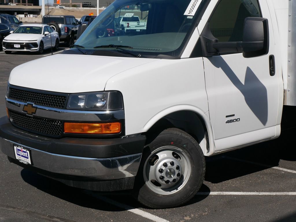 New 2025 Chevrolet Express 4500 Extended w/ Power Convenience Package image 27
