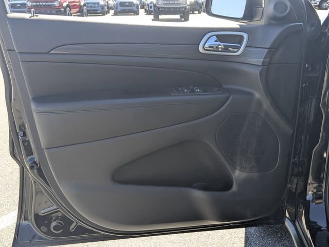 Used 2021 Jeep Grand Cherokee Laredo X image 9