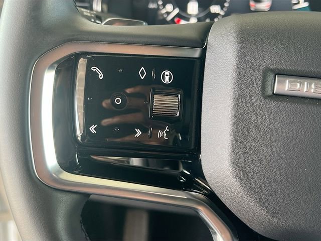 Used 2025 Land Rover Discovery Sport Dynamic SE image 17
