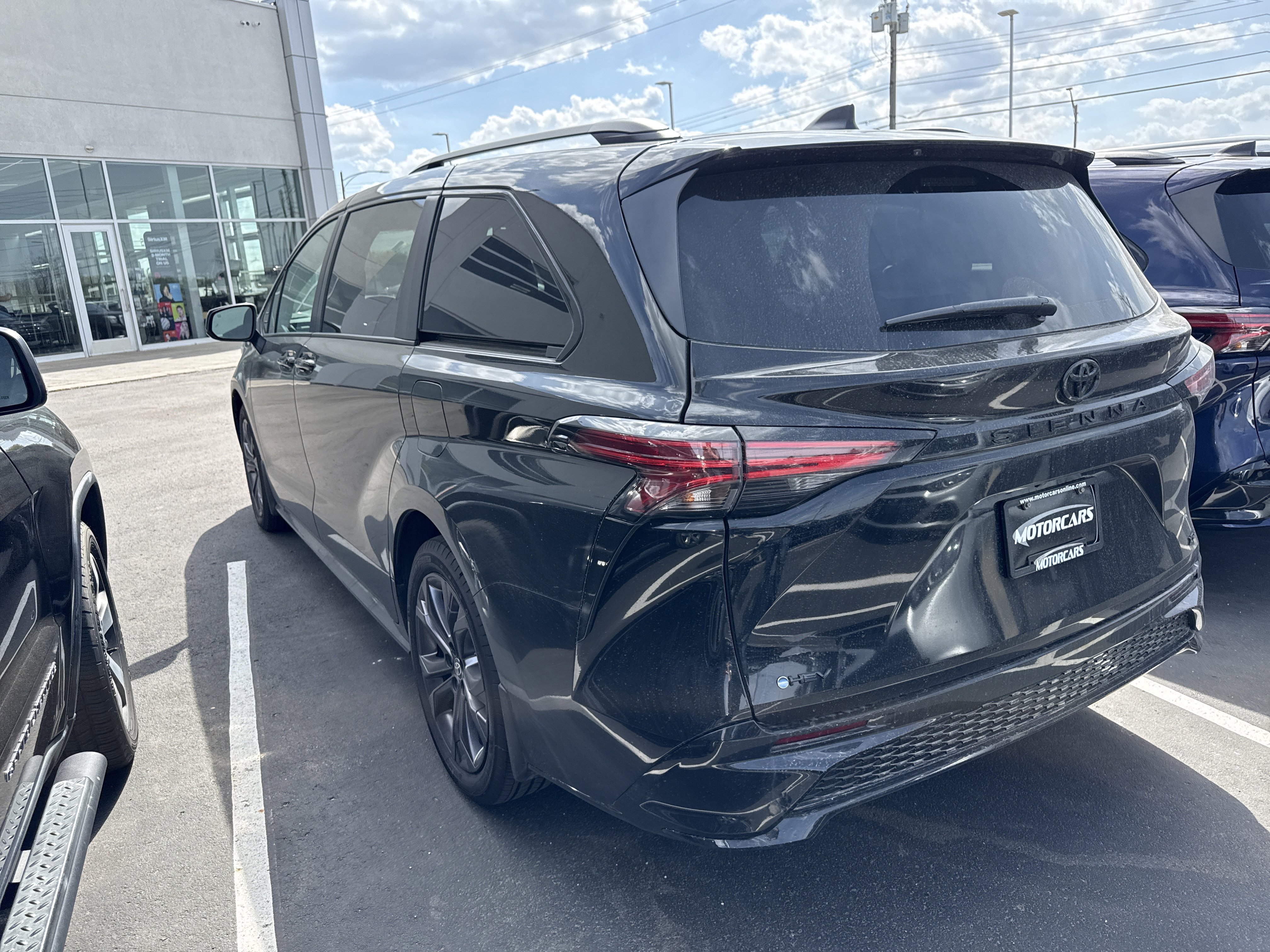 Used 2026 Toyota Sienna XSE FWD image 3