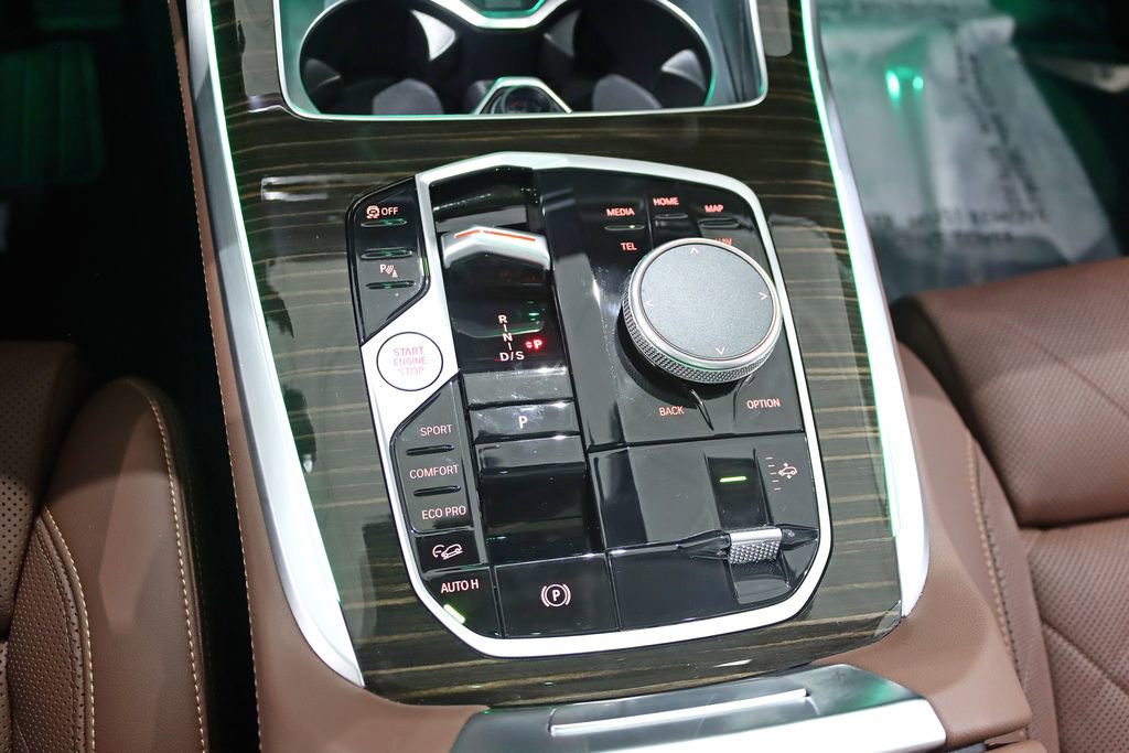 Used 2024 BMW X7 xDrive40i image 27