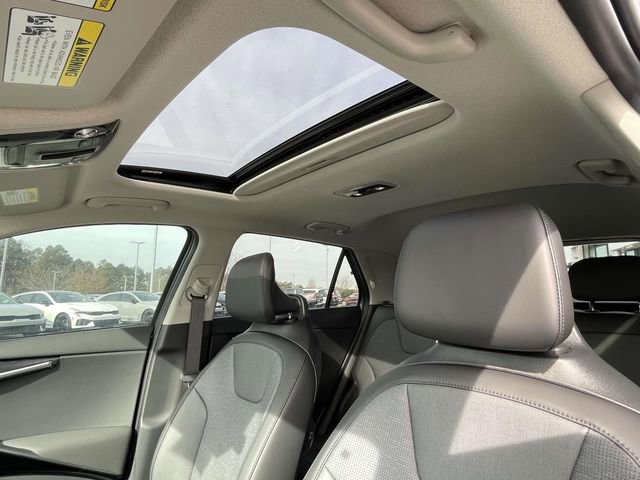 New 2026 Kia Niro SX image 2