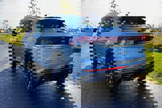 New 2026 Volkswagen Atlas Cross Sport SEL Premium R-Line image 30
