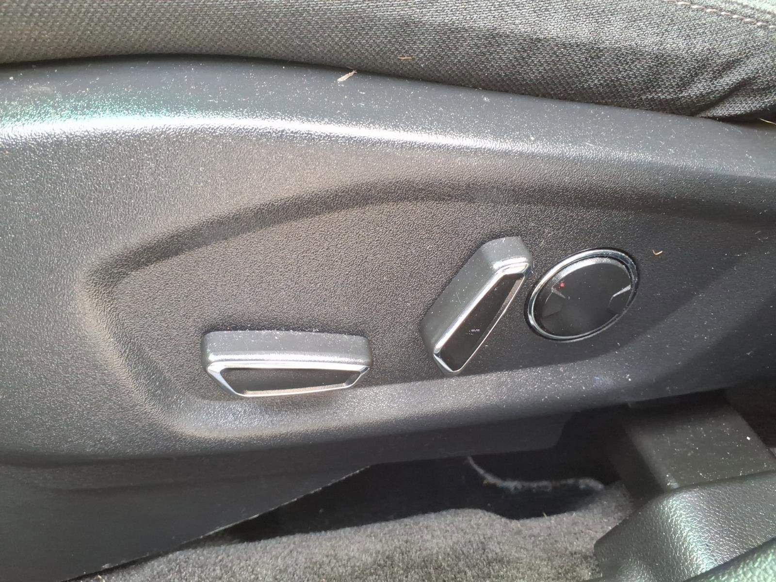 Used 2016 Ford Explorer XLT FWD image 16