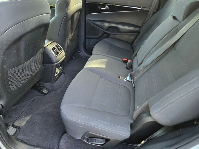 Used 2019 Kia Sorento LX w/ Option Group 020 AWD/4WD image 9
