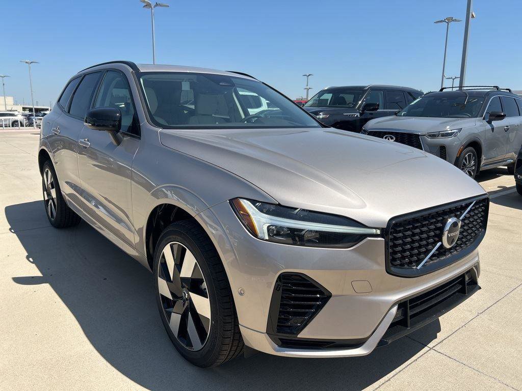 New 2025 Volvo XC60 T8 Plus w/ Protection Package Premier video 1