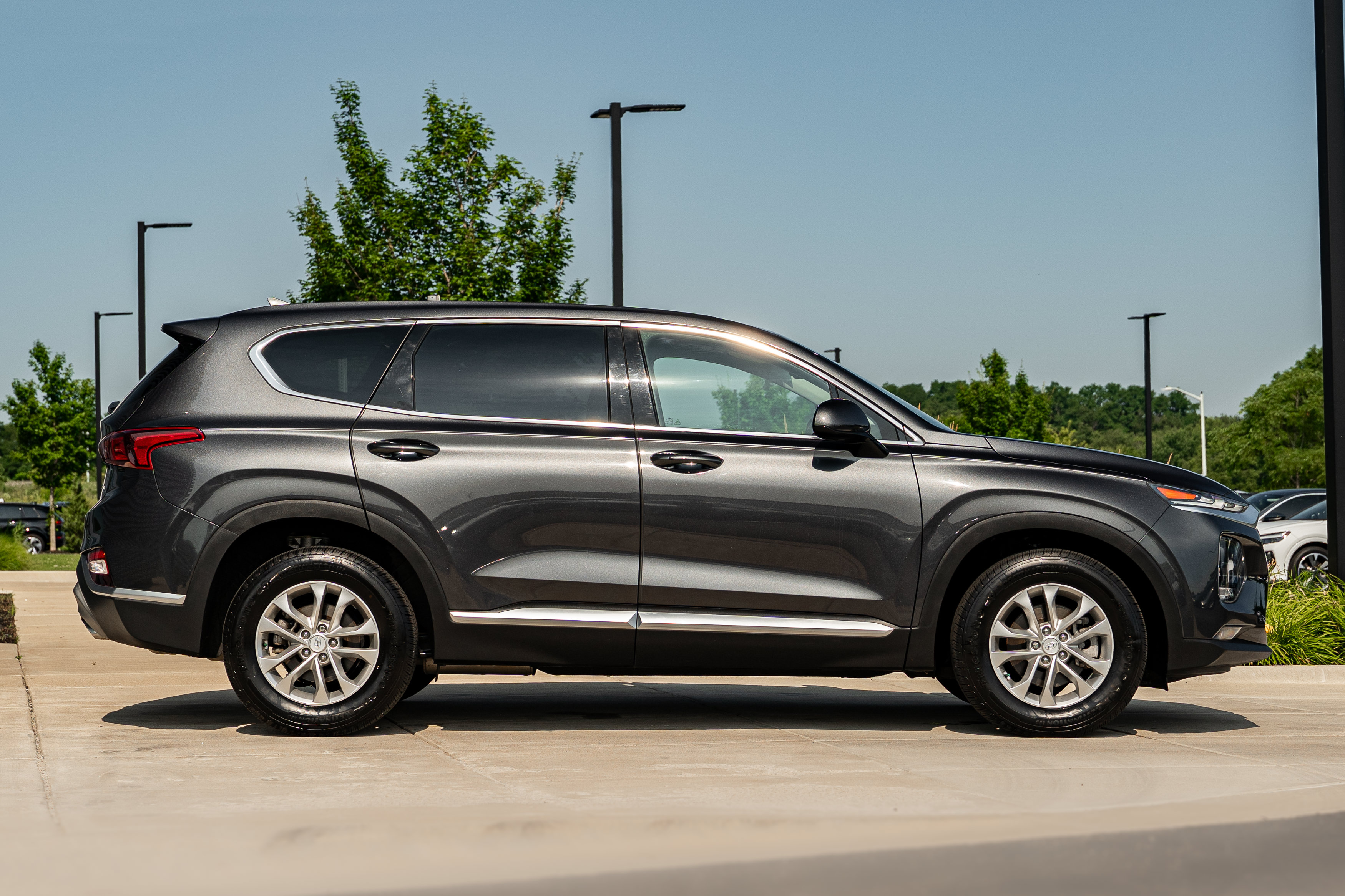 Used 2020 Hyundai Santa Fe SEL w/ Cargo Package AWD/4WD image 3