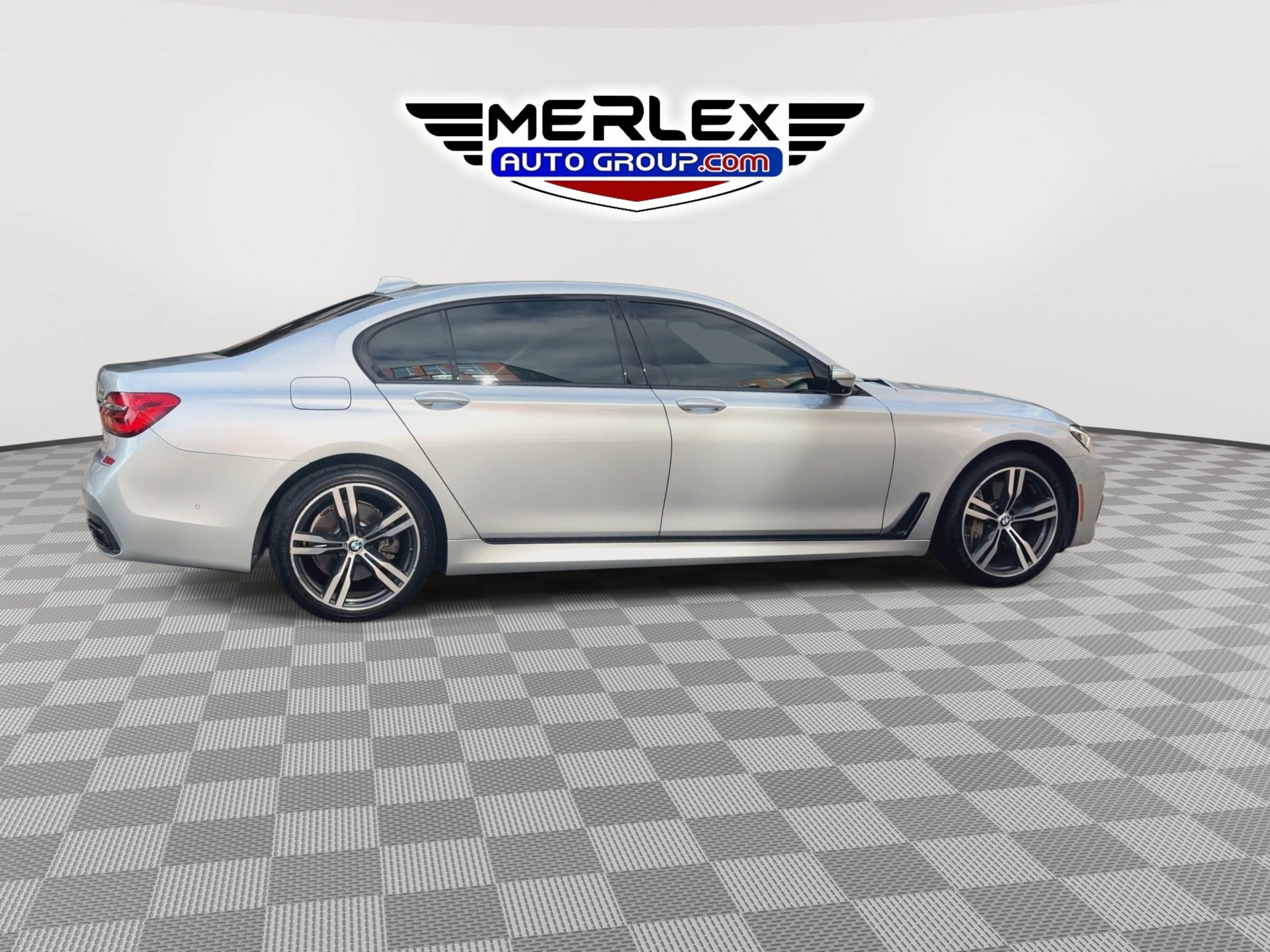 Used 2019 BMW 750i RWD image 9