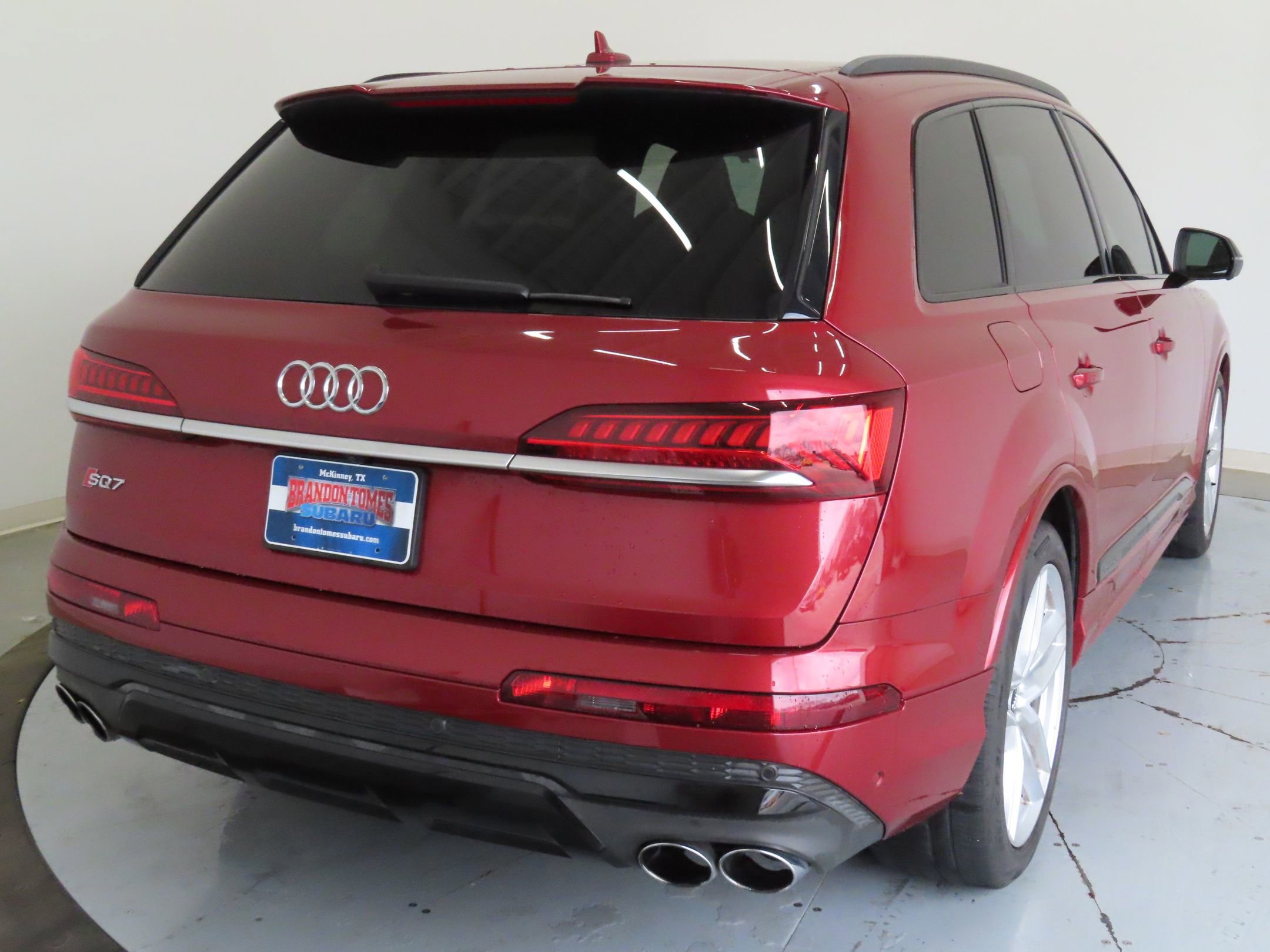 Used 2020 Audi SQ7 Premium Plus w/ SQ7 Black Optic Package image 4