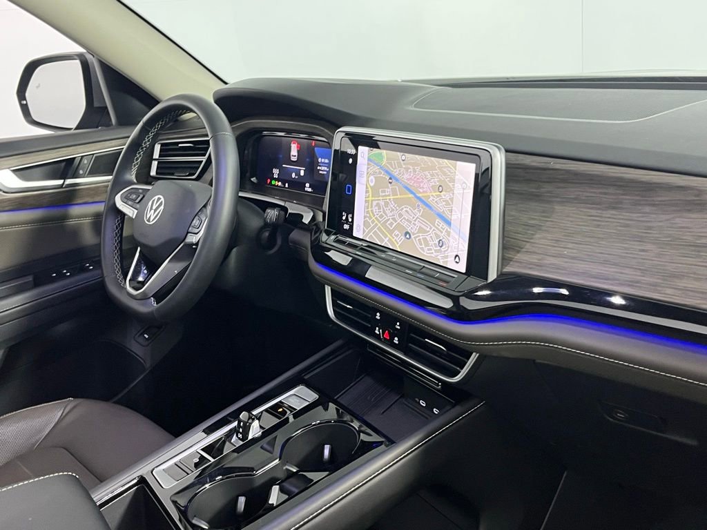 Used 2025 Volkswagen Atlas SEL image 37