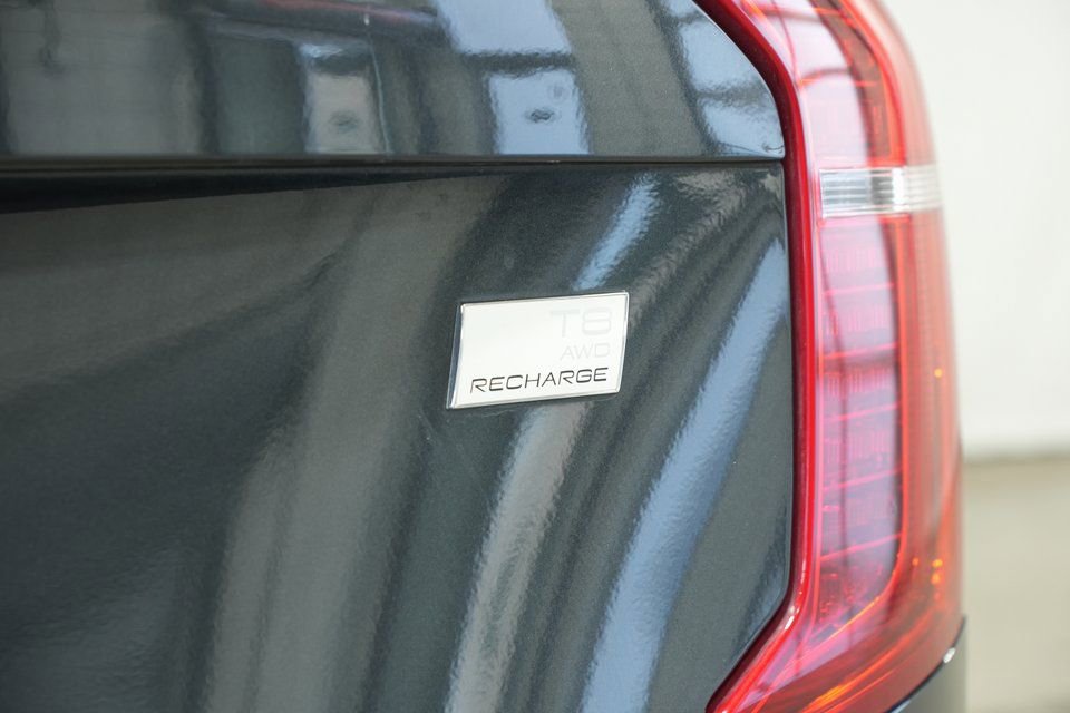 Used 2022 Volvo XC90 T8 R-Design w/ Advanced Package image 14