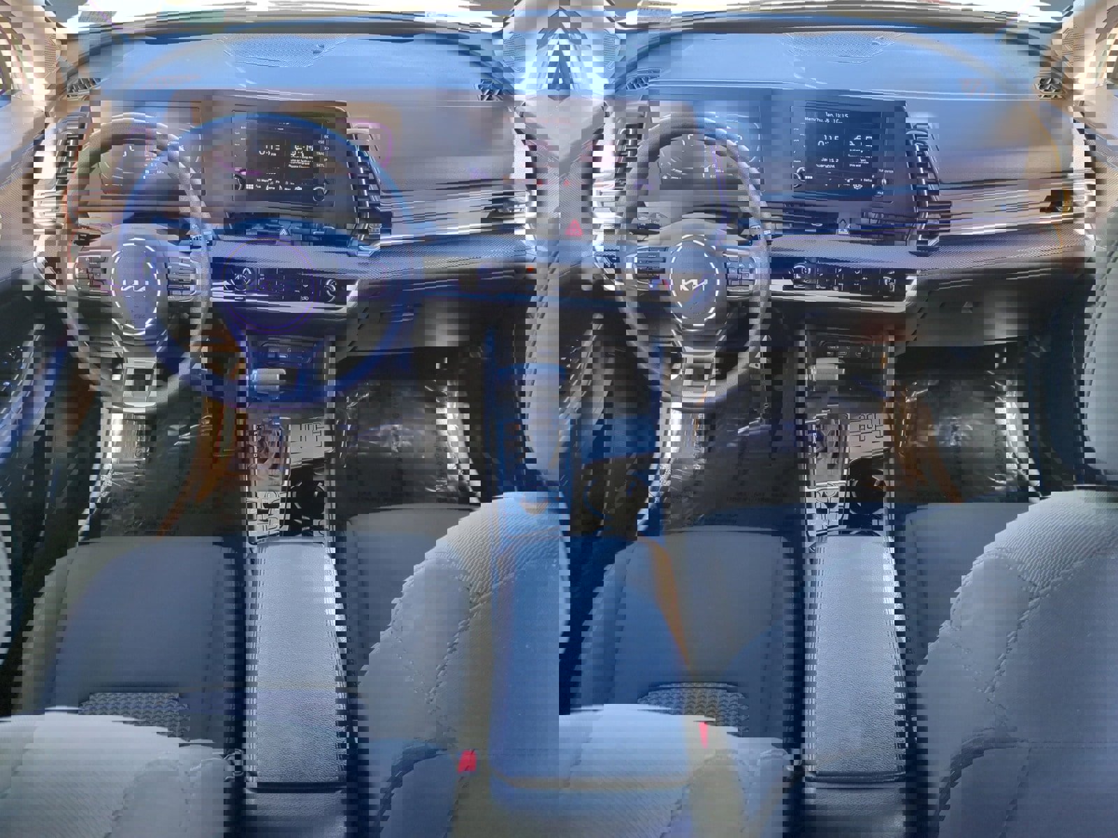 Used 2024 Kia Sportage LX image 10