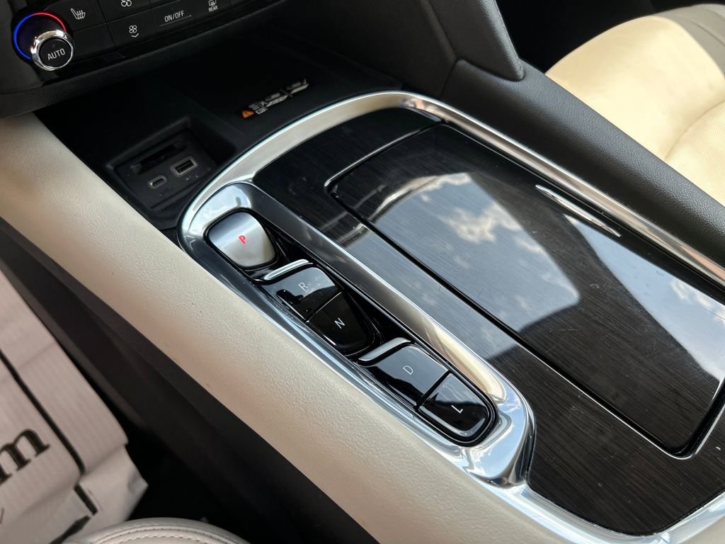 Used 2023 Buick Enclave Essence image 20