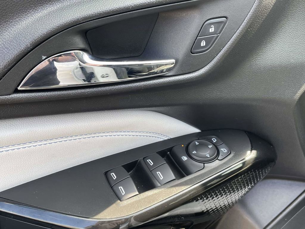 Used 2025 Chevrolet Trax LT image 12