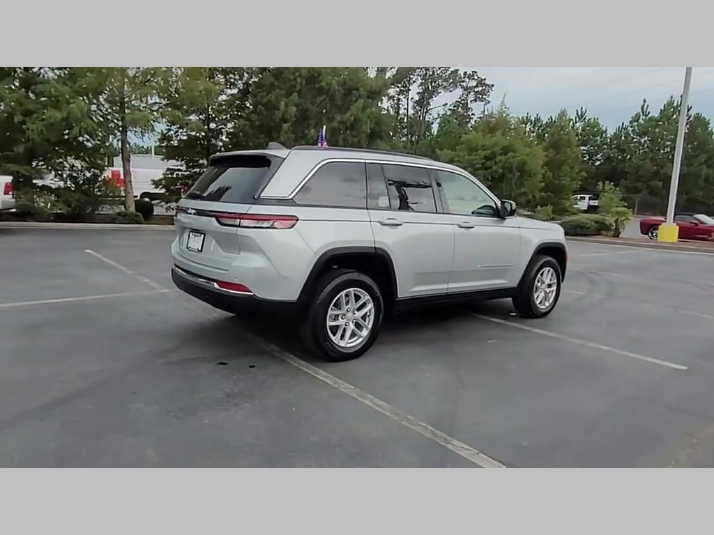 New 2025 Jeep Grand Cherokee Laredo X w/ Luxury Tech Group I image 32