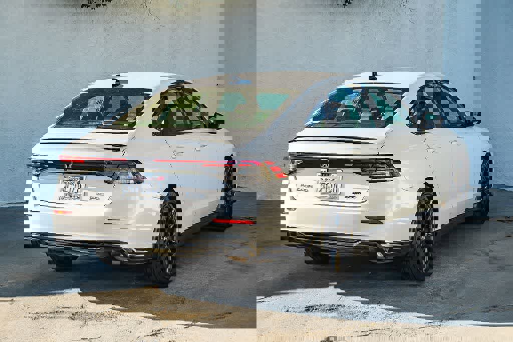 Used 2023 Honda Accord Sport image 3