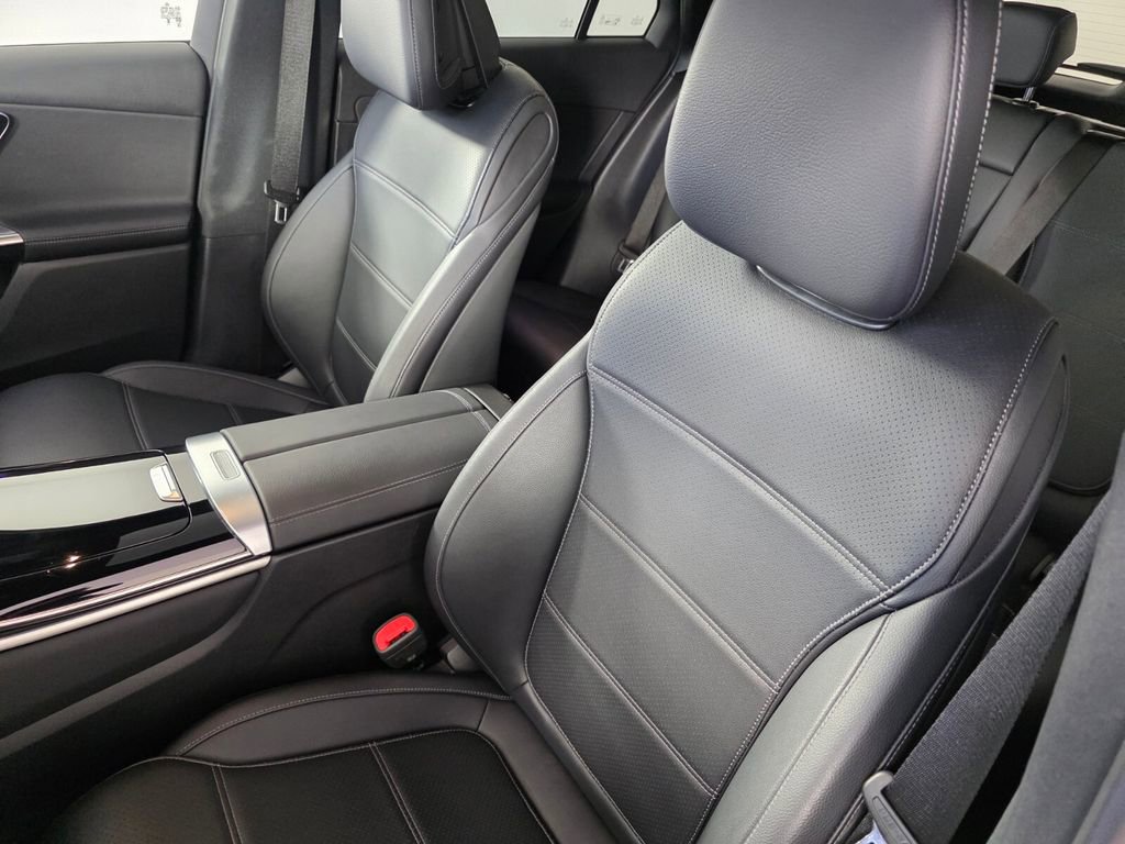 Certified 2025 Mercedes-Benz GLC 300 image 12