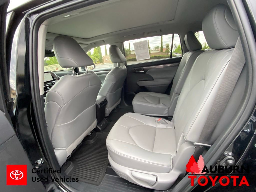 Certified 2024 Toyota Highlander Platinum AWD/4WD image 31