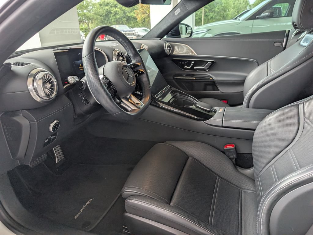 Used 2022 Mercedes-Benz SL 63 AMG 4MATIC w/ Driver Assistance Package image 11