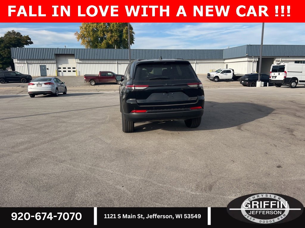 New 2025 Jeep Grand Cherokee Limited w/ Luxury Tech Group II image 11