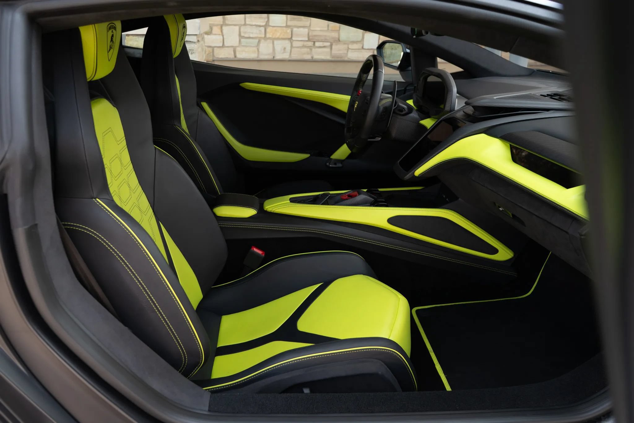 Used 2024 Lamborghini Revuelto AWD/4WD image 57