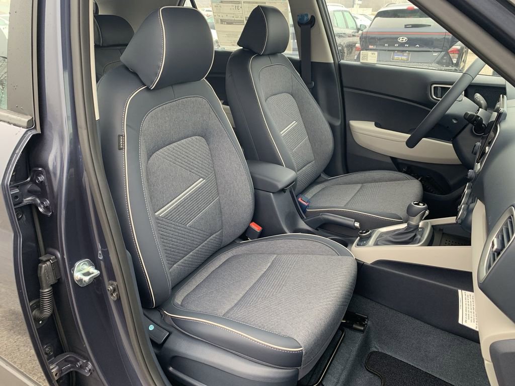 New 2025 Hyundai Venue Limited image 25