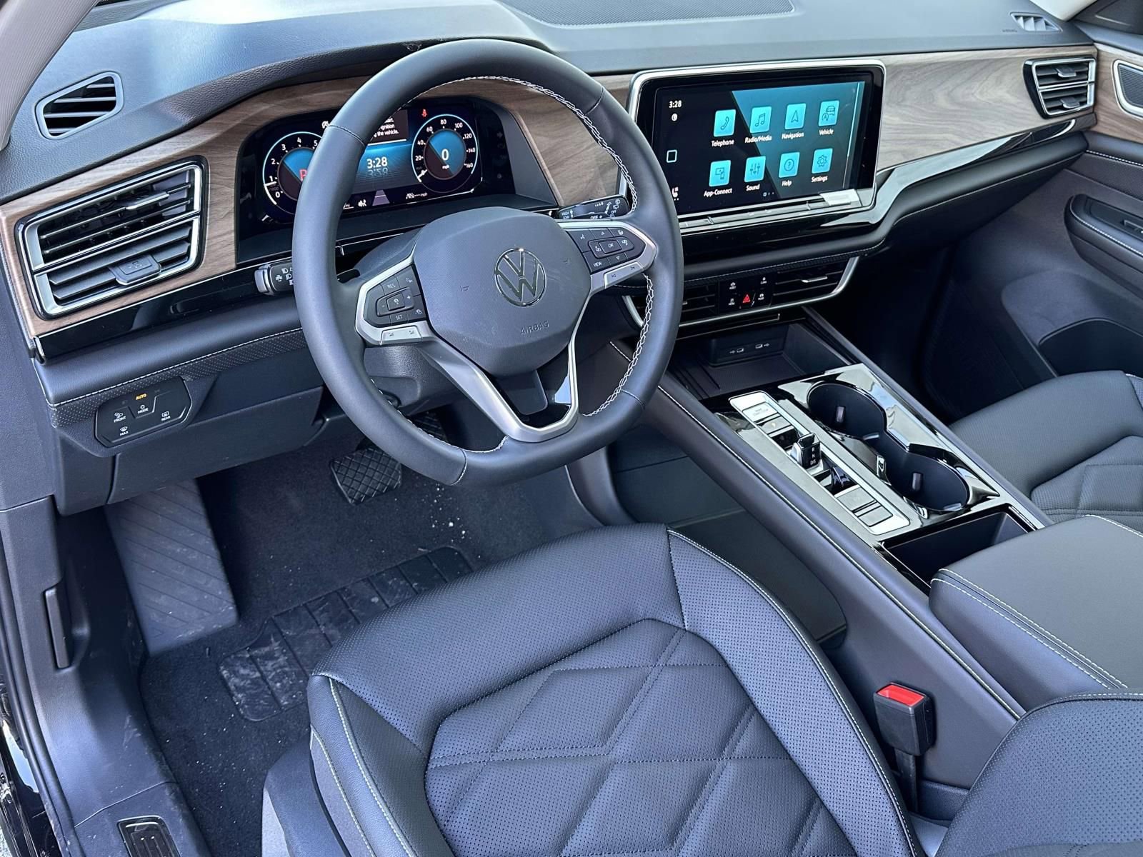 New 2026 Volkswagen Atlas SE image 10