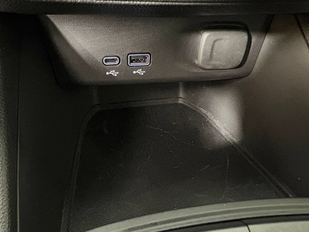 Certified 2025 Buick Envista Preferred FWD image 37