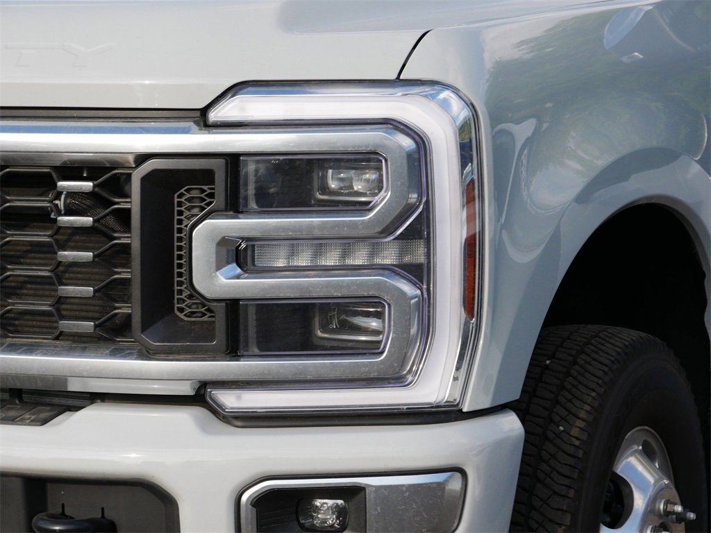 Used 2025 Ford F350 XL image 2