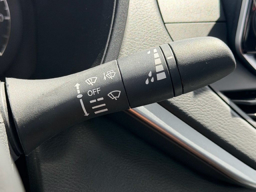 Used 2025 Nissan Altima 2.5 S FWD image 29