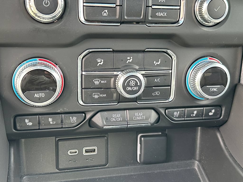 Used 2022 GMC Yukon SLT w/ SLT Premium Package AWD/4WD image 18
