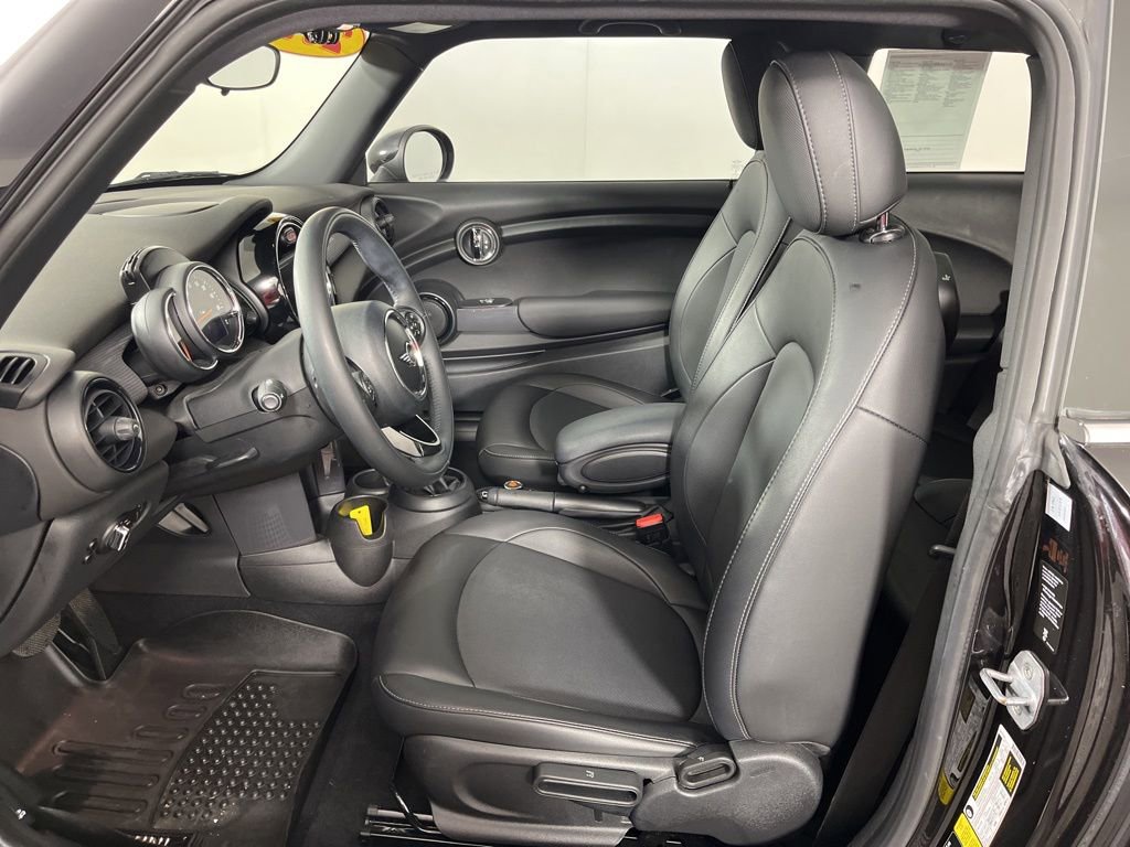 Used 2019 MINI Cooper 2-Door Hardtop image 21