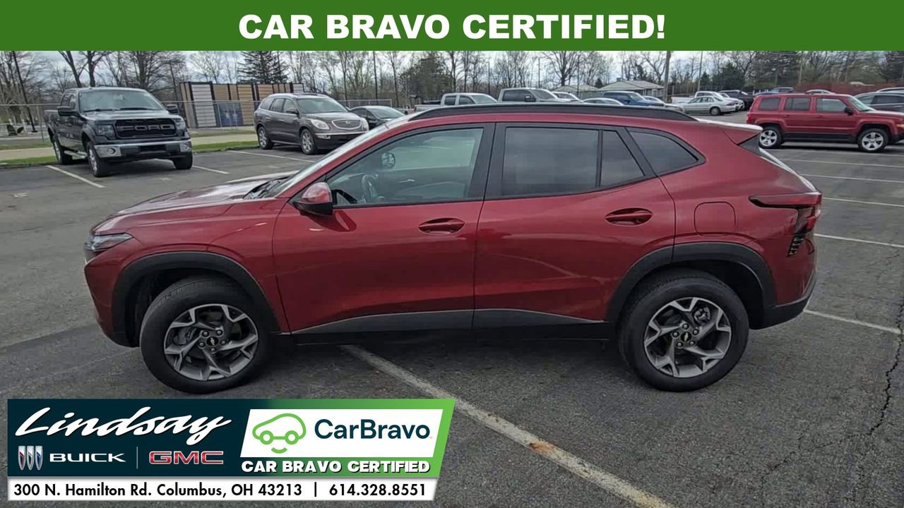 Certified 2025 Chevrolet Trax LT w/ LT Convenience Package FWD image 5