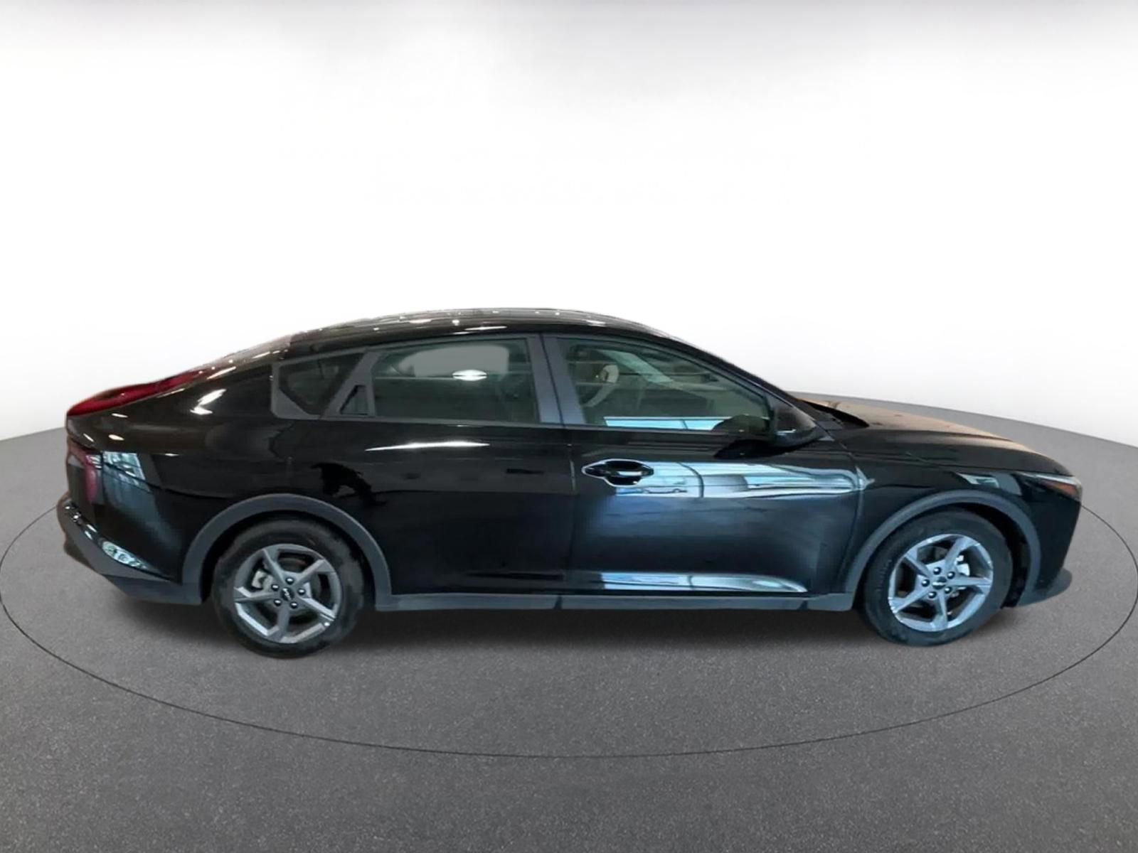 Used 2025 Kia K4 FWD image 12