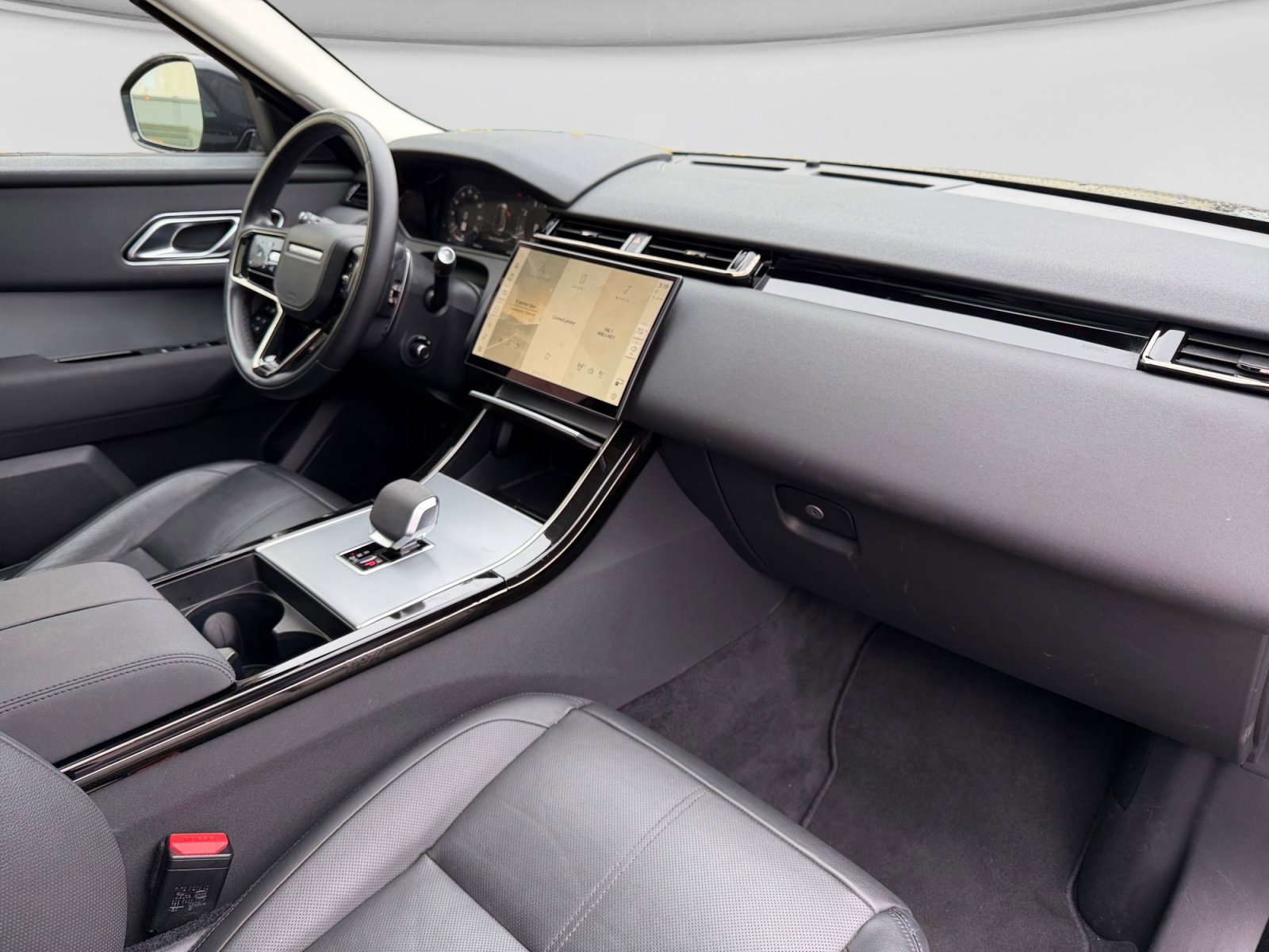 Used 2024 Land Rover Range Rover Velar S AWD/4WD image 23