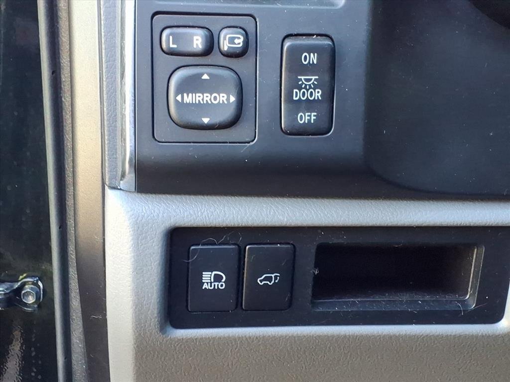 Used 2020 Toyota Sequoia Platinum image 19