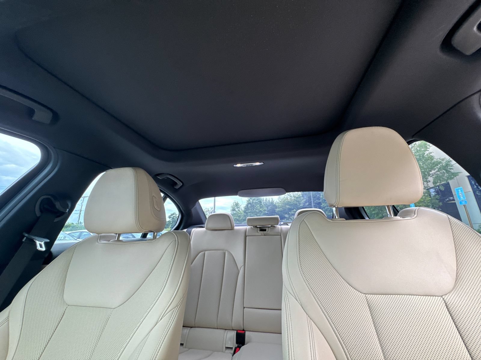 Used 2025 BMW 330i Sedan w/ M Sport Package RWD image 31