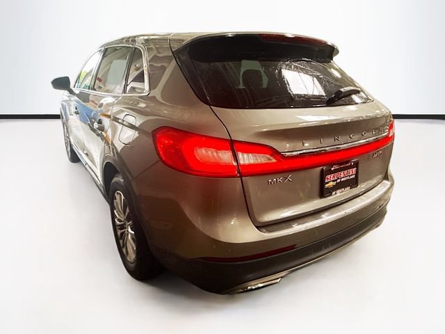Used 2016 Lincoln MKX Select w/ Select Plus Package AWD/4WD image 8