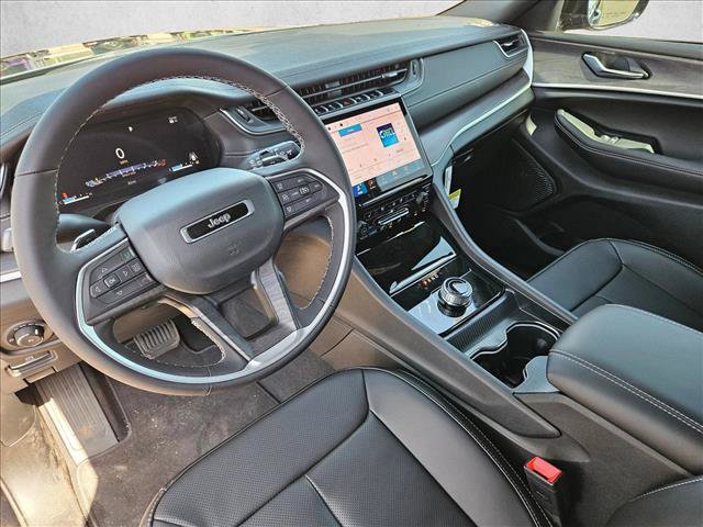 New 2025 Jeep Grand Cherokee Limited w/ Luxury Tech Group II RWD video 3