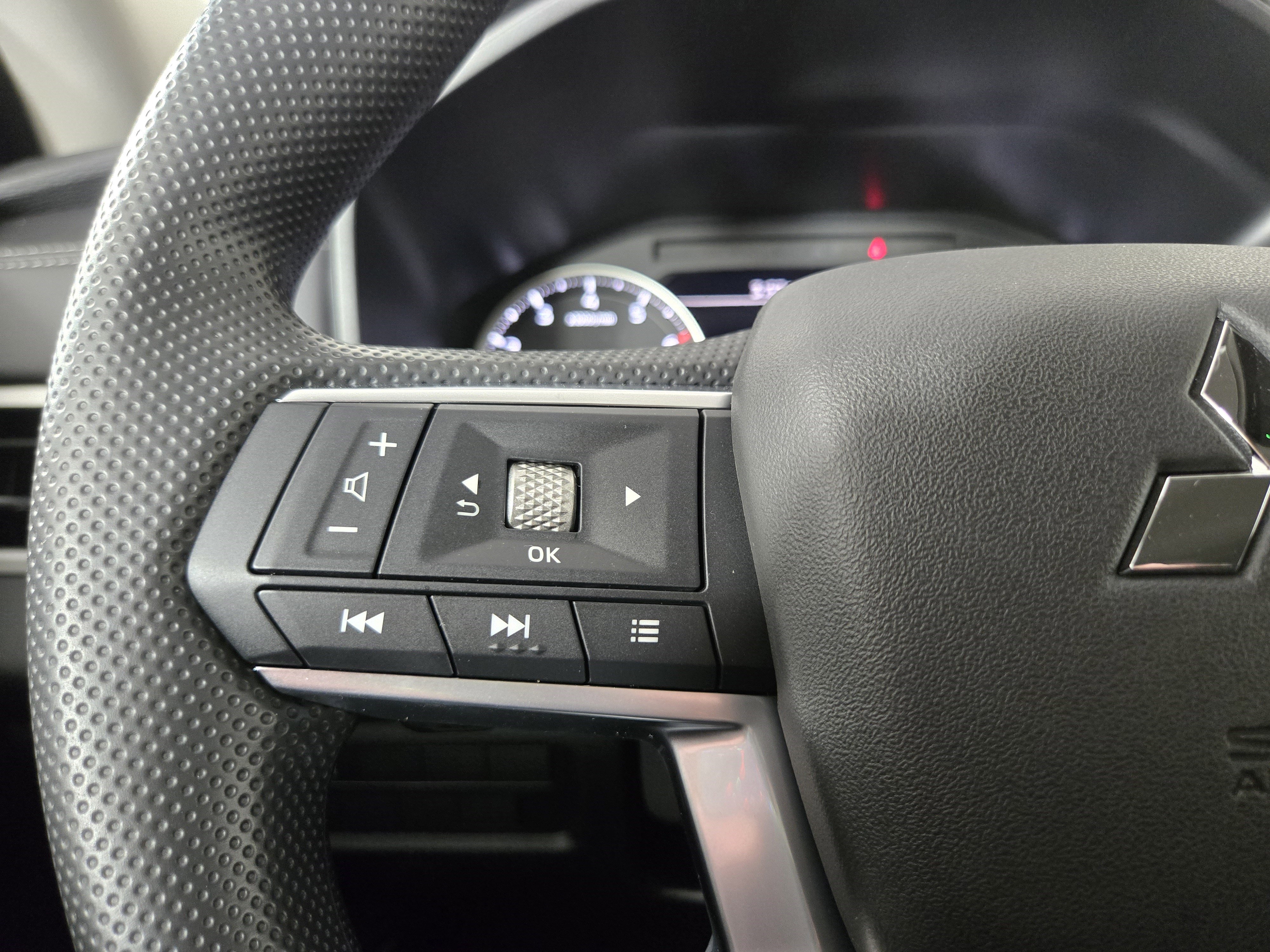 New 2026 Mitsubishi Outlander ES image 15