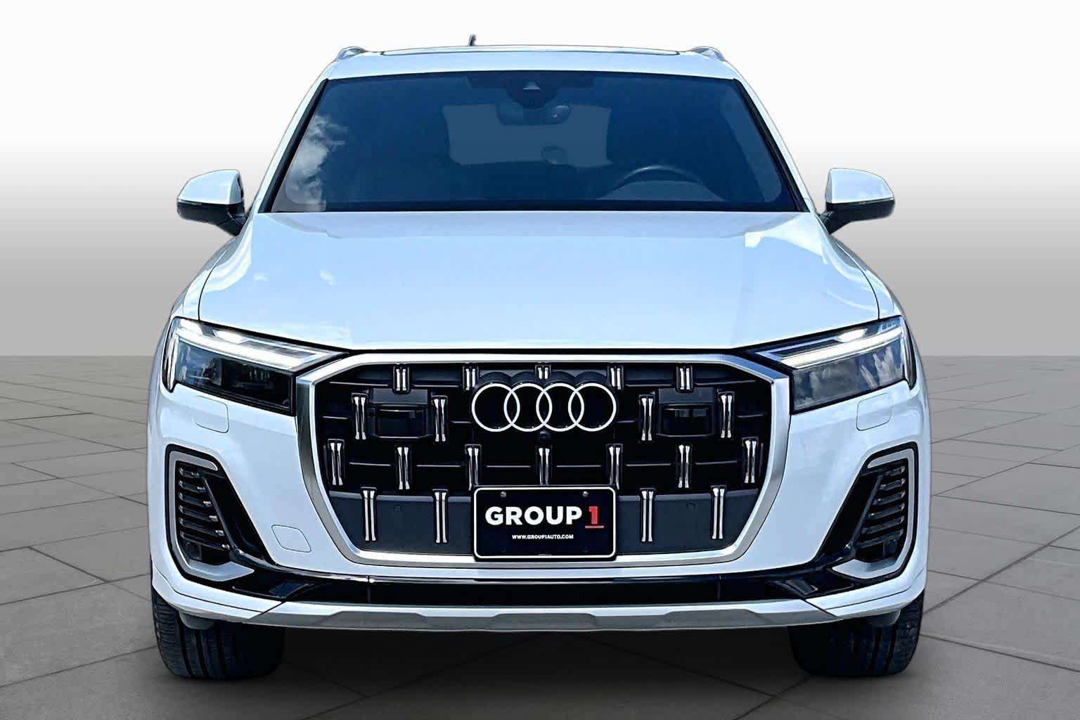 Used 2025 Audi Q7 2.0T Premium w/ Convenience Package AWD/4WD image 4
