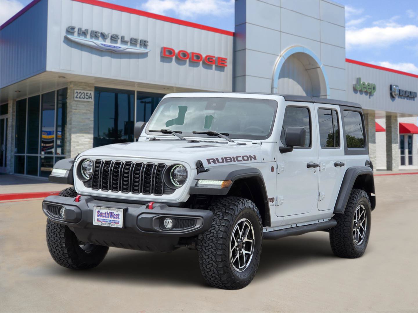 Used 2024 Jeep Wrangler Unlimited Rubicon w/ Convenience Group AWD/4WD image 2