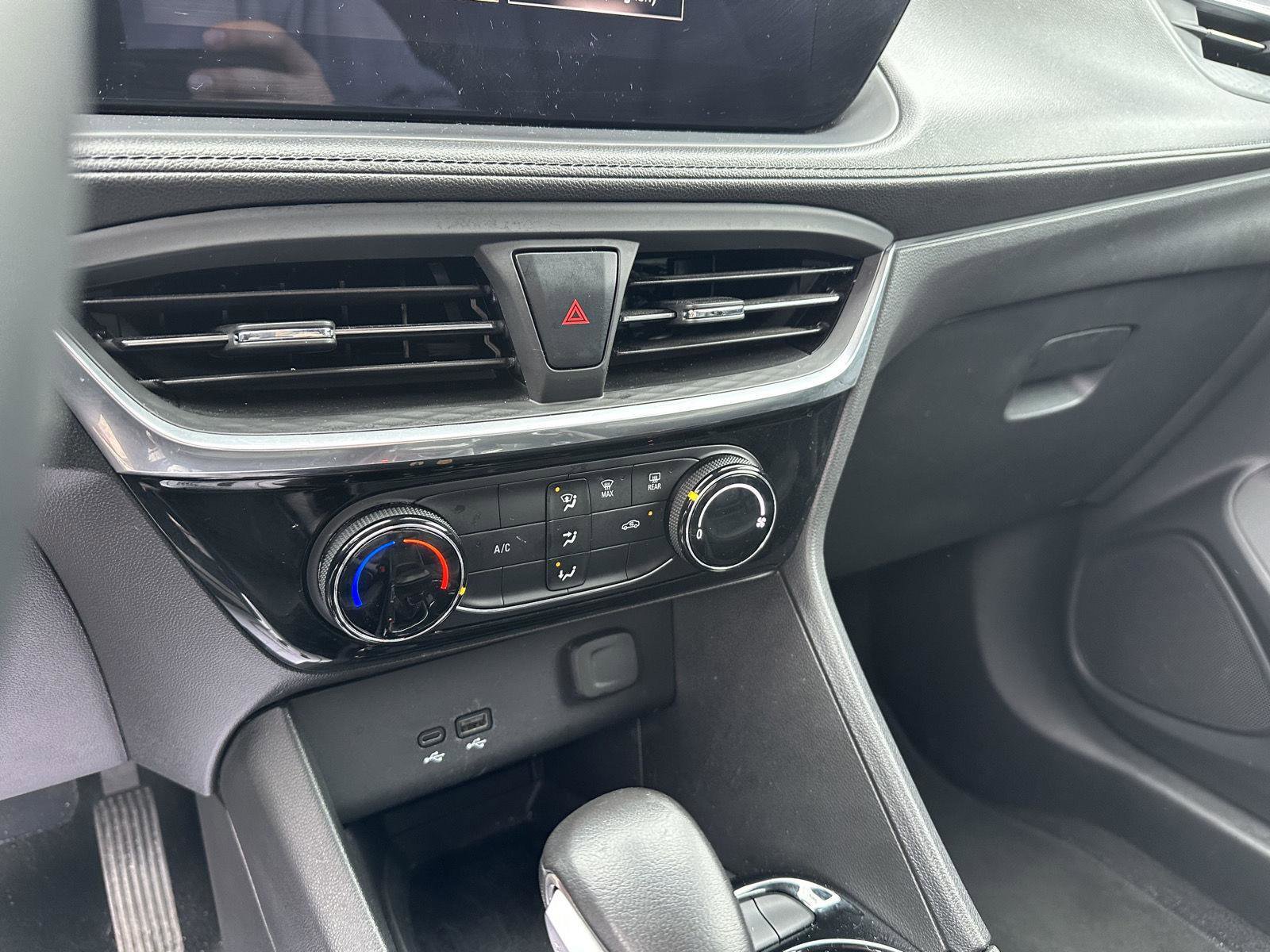 Used 2024 Buick Encore GX Sport Touring image 31