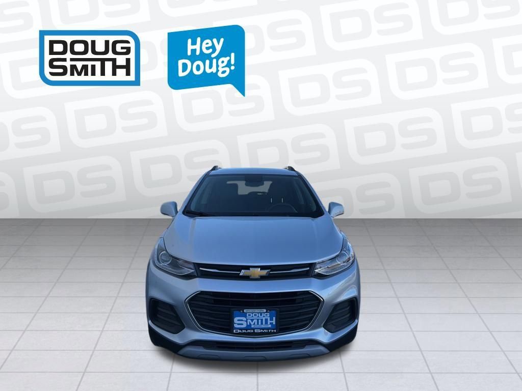 Used 2017 Chevrolet Trax LT w/ LT Convenience Package image 2