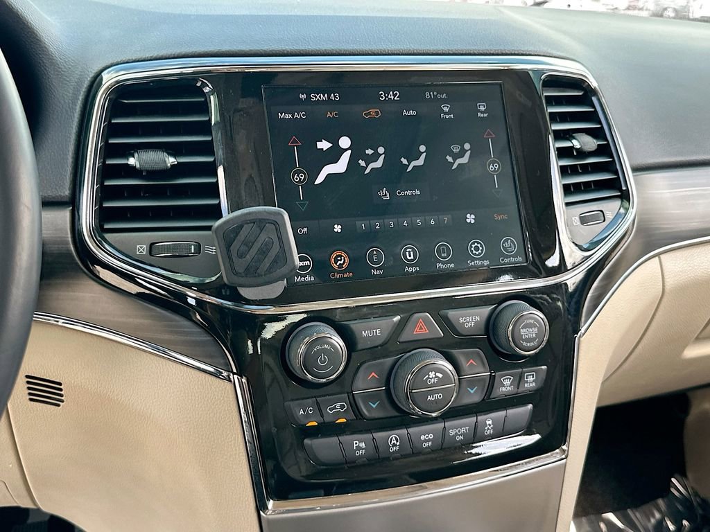 Used 2021 Jeep Grand Cherokee Limited image 16