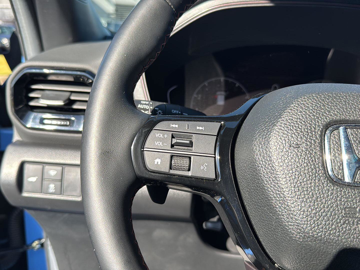 Used 2024 Honda Pilot TrailSport image 18