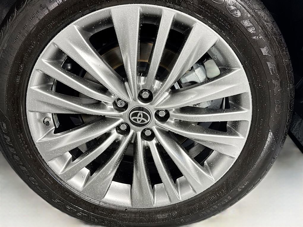 Used 2025 Toyota Highlander Platinum image 34