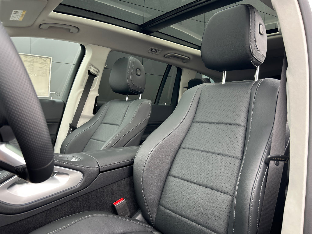New 2026 Mercedes-Benz GLS 450 4MATIC image 15